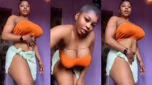 Lady thrills fans with her outfit and entertaining display (Video)